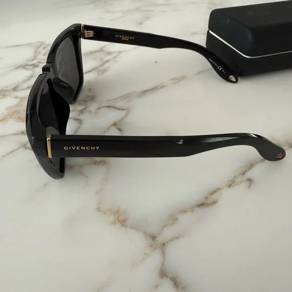 Authentic Givenchy sunglasses - Picture 2 of 6